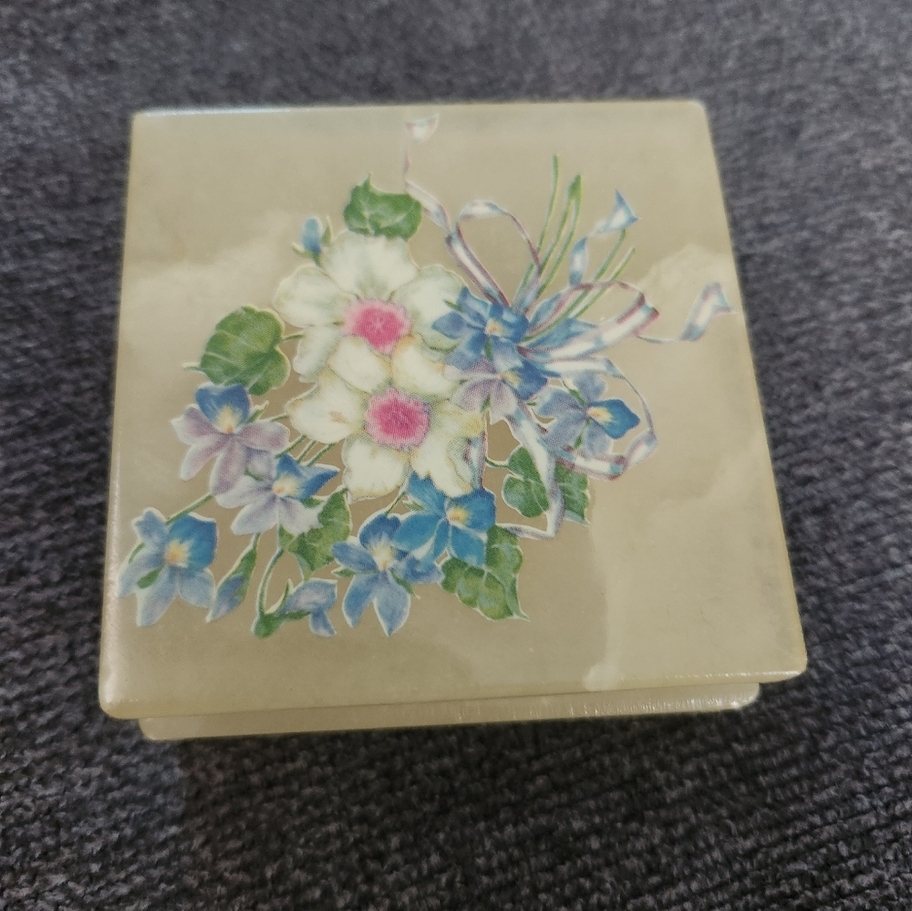 Vintage Lefton Alabaster Hinged Box